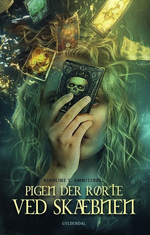 PIGEN DER RØRTE VED SKÆBNEN