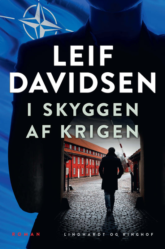 I SKYGGEN AF KRIGEN