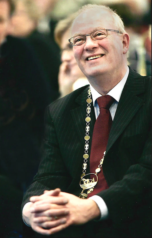 POLITI & POLITIK BAG FACADEN