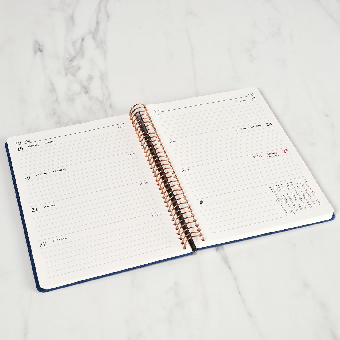 KOZO KALENDER 2025 A5 UGE NAVY