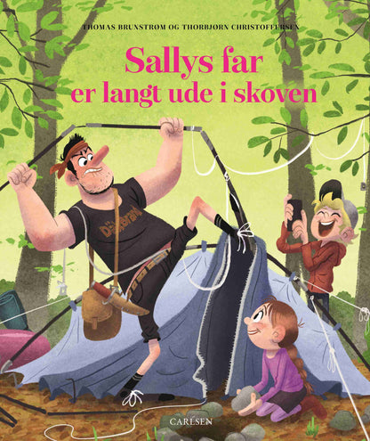SALLYS FAR ER LANGT UDE I SKOVEN