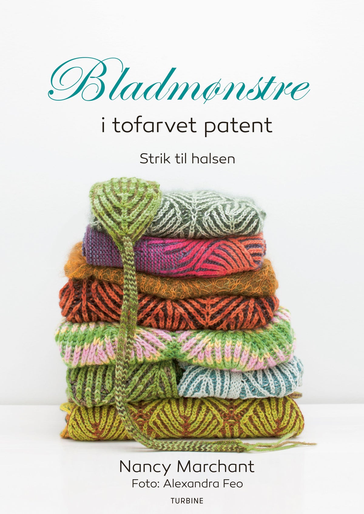 BLADMØNSTRE I TOFARVET PATENT