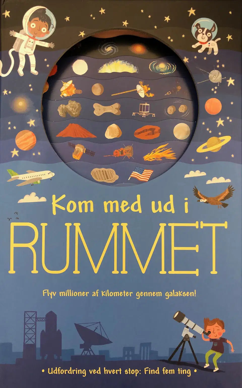 KOM MED UD I RUMMET