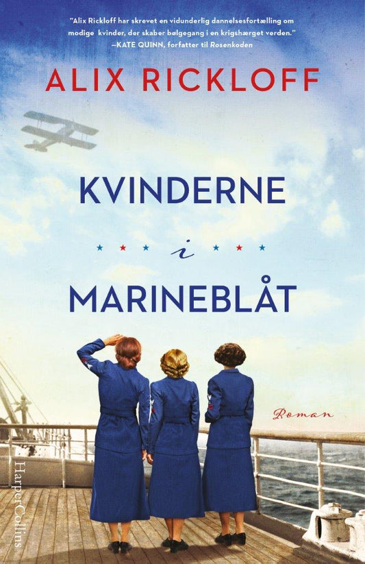 KVINDERNE I MARINEBLÅT