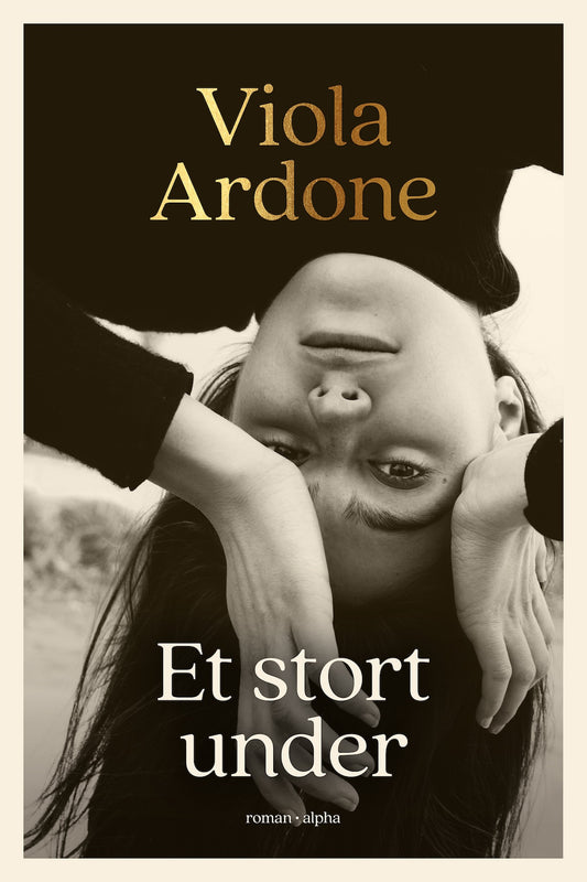 ET STORT UNDER