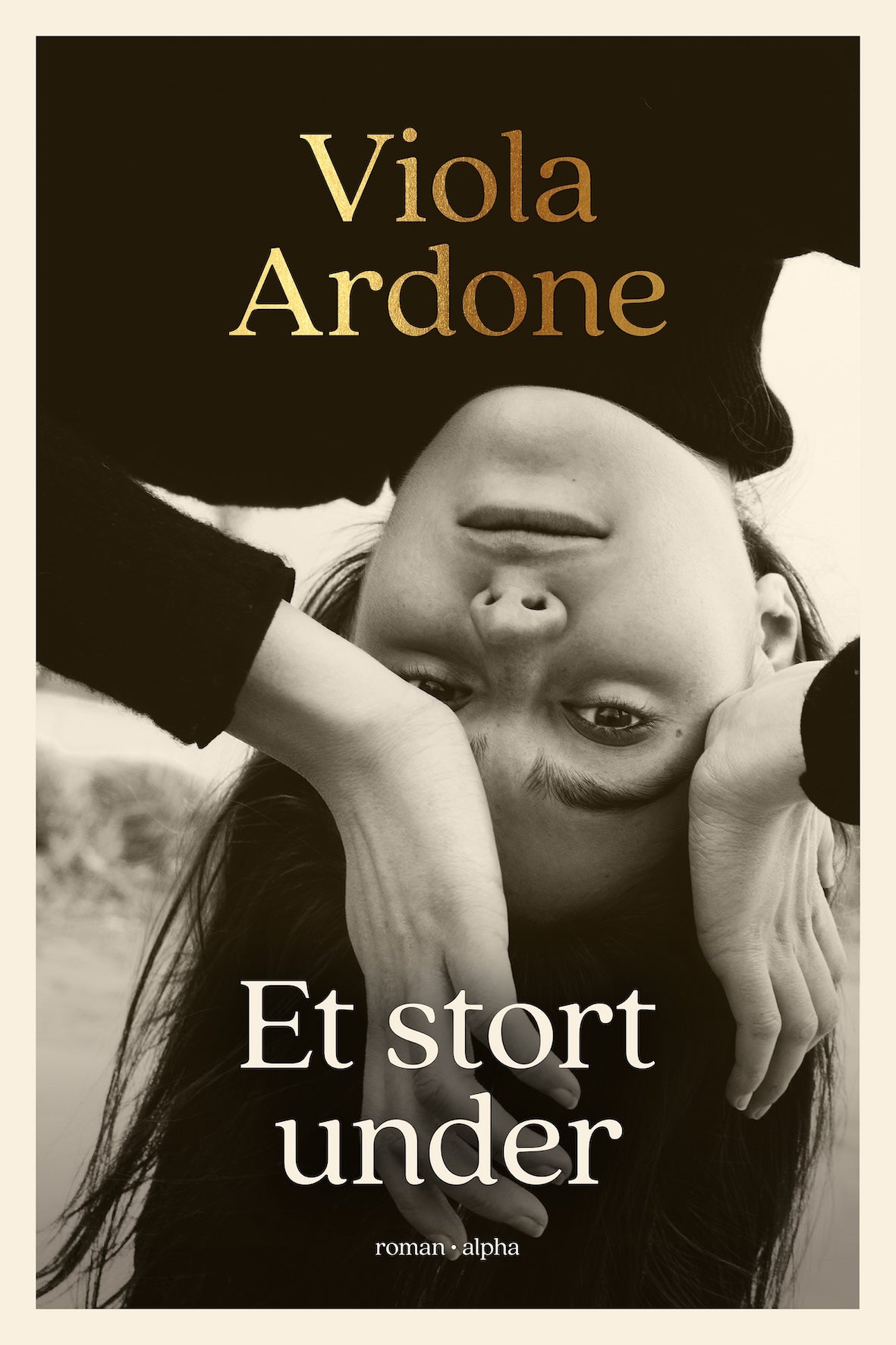 ET STORT UNDER